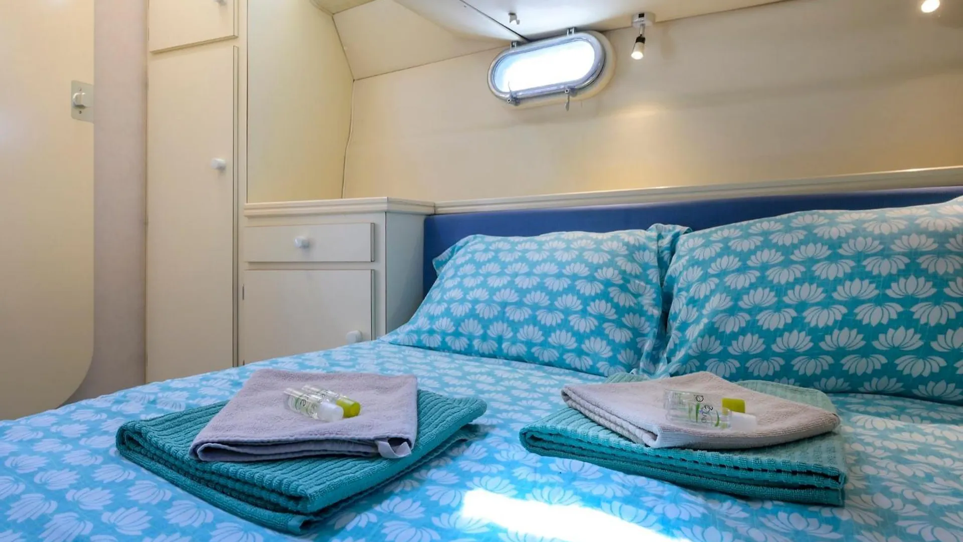 Boat Hotel Barcelona Sant Adria de Besos Botel